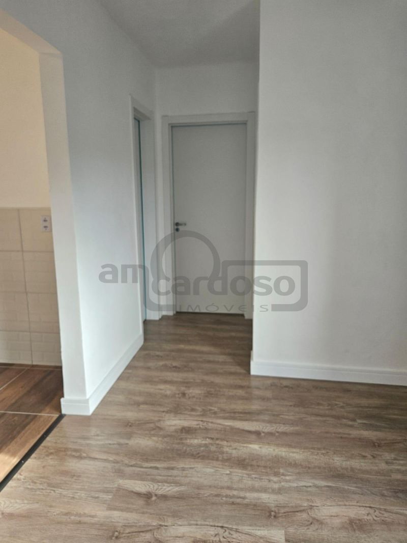 APARTAMENTO COM 2 DORMITÓRIOS TOTALMENTE REFORMADO,