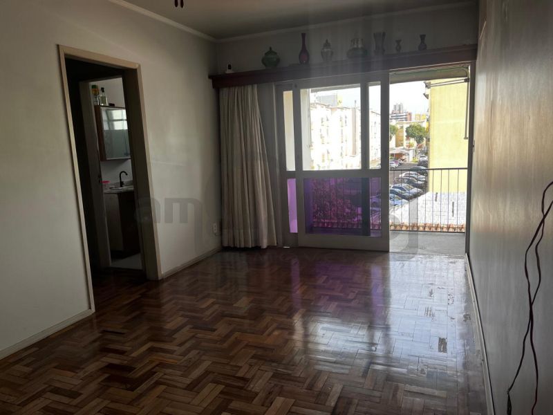 Apartamento com 2 quartos, 2 banheiros e 84m² à venda no bairro Sao Sebastiao, Porto Alegre