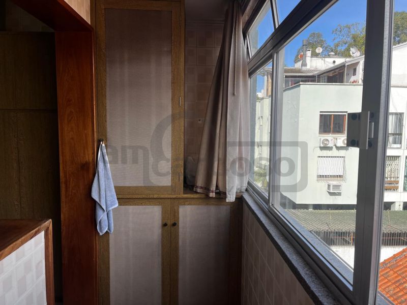 Apartamento com 2 quartos, 2 banheiros e 84m² à venda no bairro Sao Sebastiao, Porto Alegre