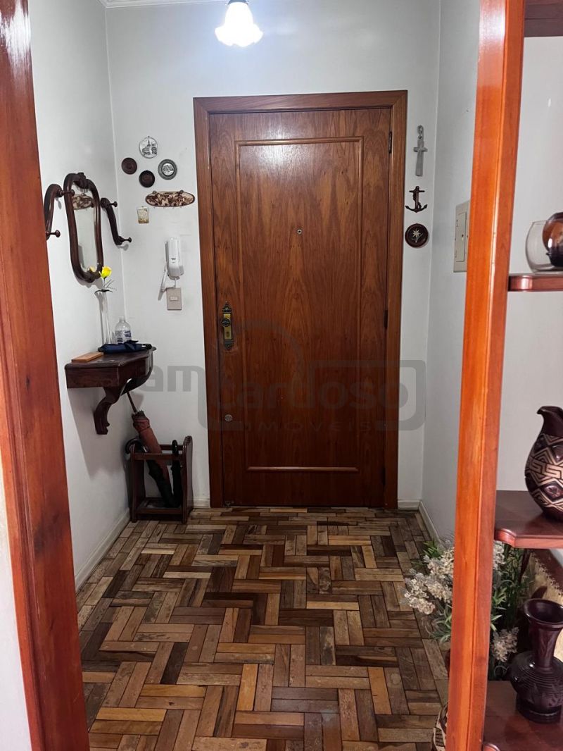 Apartamento com 2 quartos, 2 banheiros e 84m² à venda no bairro Sao Sebastiao, Porto Alegre