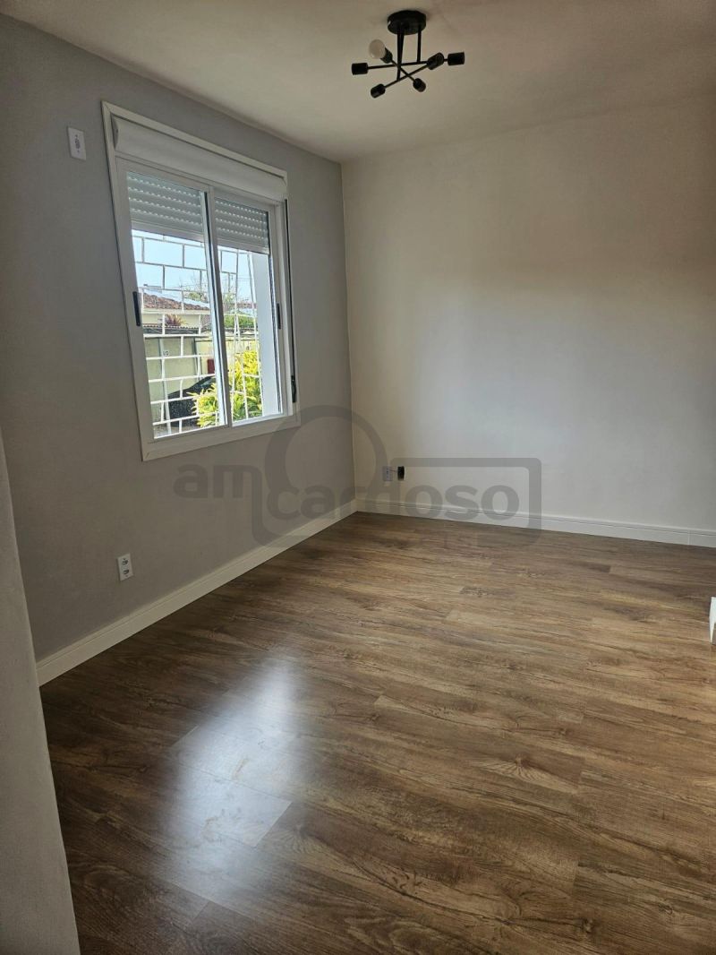 APARTAMENTO COM 2 DORMITÓRIOS TOTALMENTE REFORMADO,