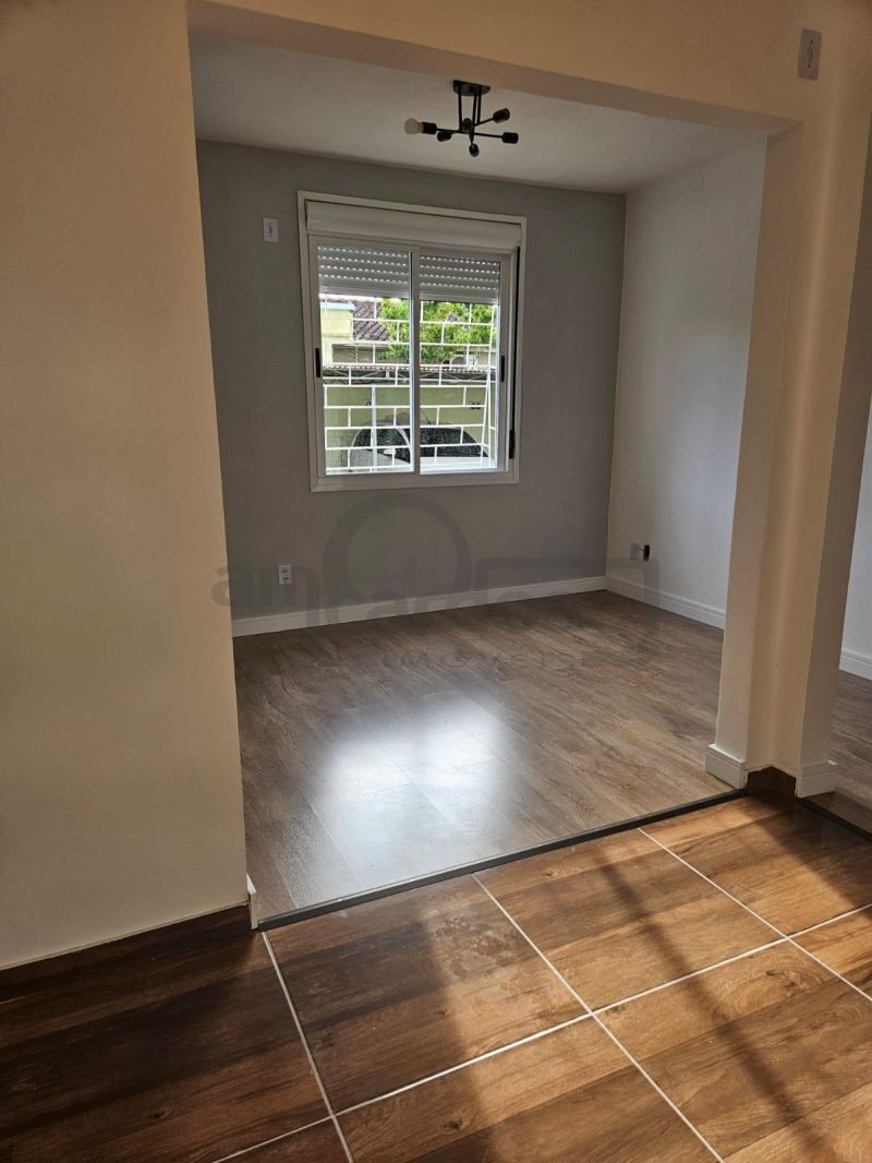 APARTAMENTO COM 2 DORMITÓRIOS TOTALMENTE REFORMADO,