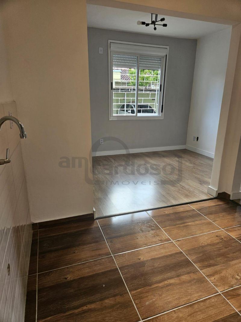 APARTAMENTO COM 2 DORMITÓRIOS TOTALMENTE REFORMADO,