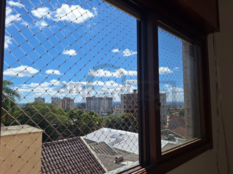 APARTAMENTO COM 2 DORMITÓRIOS, SENDO UMA SUÍTE EM EDIFICIO DE GABARITO NOS ALTOS DO BAIRRO