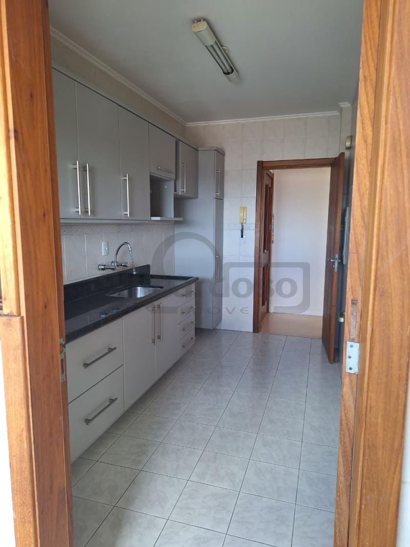 APARTAMENTO COM 2 DORMITÓRIOS, SENDO UMA SUÍTE EM EDIFICIO DE GABARITO NOS ALTOS DO BAIRRO