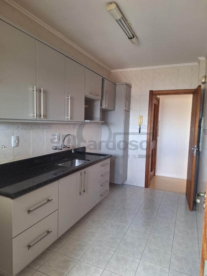 APARTAMENTO COM 2 DORMITÓRIOS, SENDO UMA SUÍTE EM EDIFICIO DE GABARITO NOS ALTOS DO BAIRRO