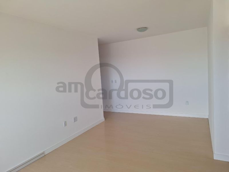 APARTAMENTO COM 2 DORMITÓRIOS, SENDO UMA SUÍTE EM EDIFICIO DE GABARITO NOS ALTOS DO BAIRRO