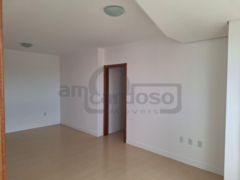 APARTAMENTO COM 2 DORMITÓRIOS, SENDO UMA SUÍTE EM EDIFICIO DE GABARITO NOS ALTOS DO BAIRRO