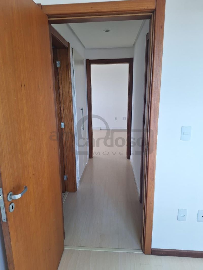 APARTAMENTO COM 2 DORMITÓRIOS, SENDO UMA SUÍTE EM EDIFICIO DE GABARITO NOS ALTOS DO BAIRRO