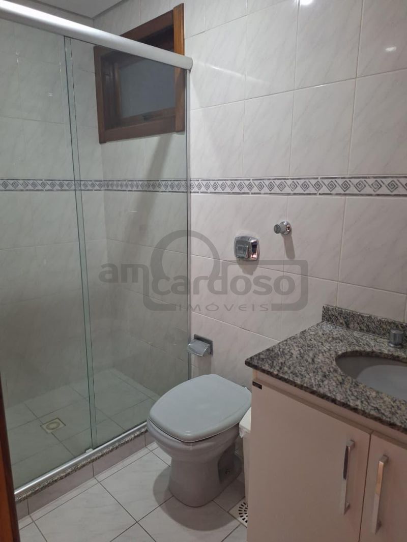 APARTAMENTO COM 2 DORMITÓRIOS, SENDO UMA SUÍTE EM EDIFICIO DE GABARITO NOS ALTOS DO BAIRRO