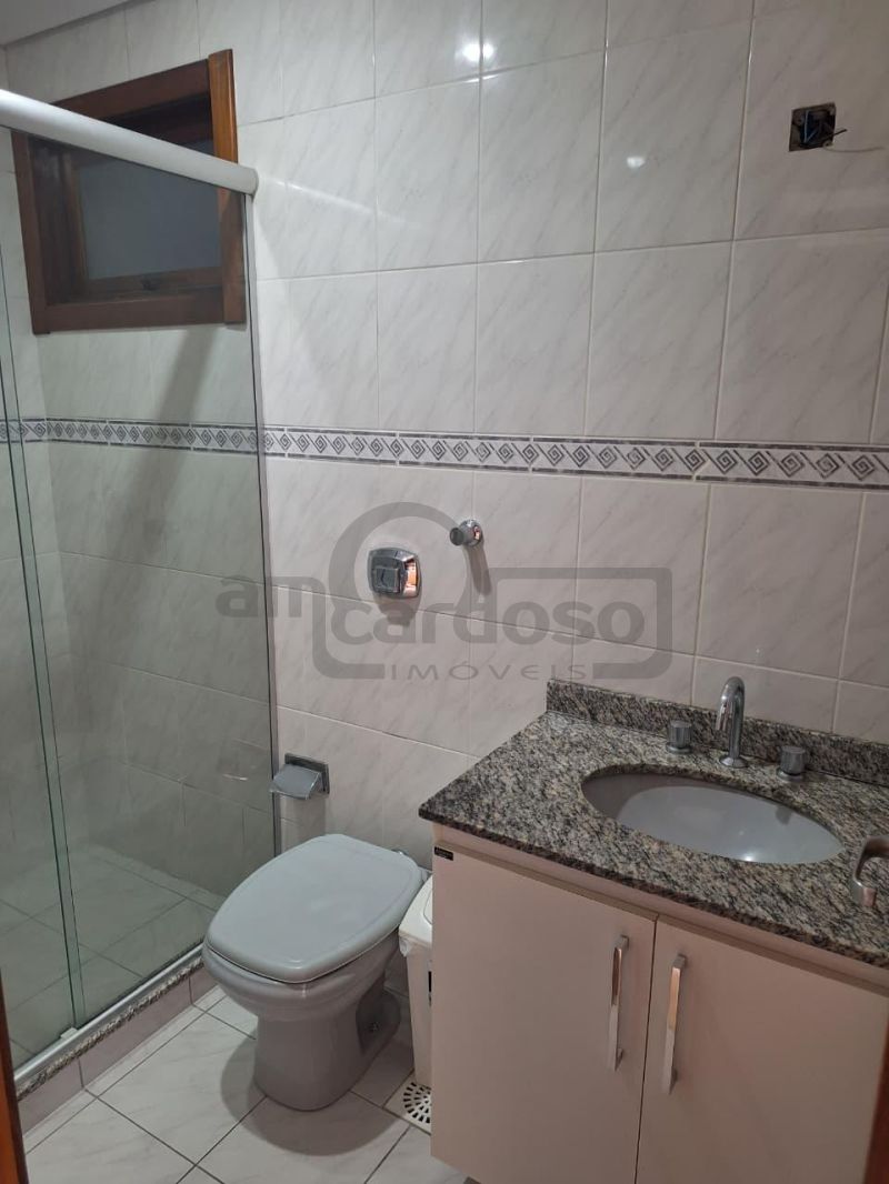 APARTAMENTO COM 2 DORMITÓRIOS, SENDO UMA SUÍTE EM EDIFICIO DE GABARITO NOS ALTOS DO BAIRRO