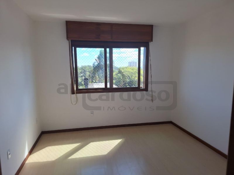 APARTAMENTO COM 2 DORMITÓRIOS, SENDO UMA SUÍTE EM EDIFICIO DE GABARITO NOS ALTOS DO BAIRRO