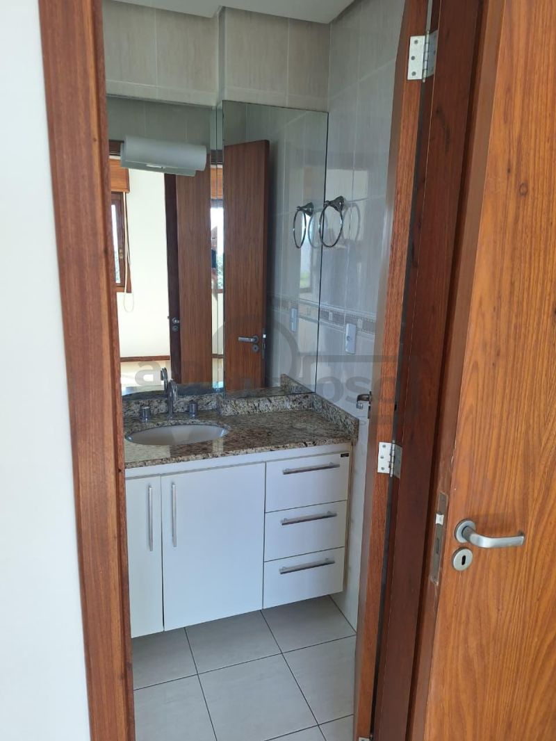 APARTAMENTO COM 2 DORMITÓRIOS, SENDO UMA SUÍTE EM EDIFICIO DE GABARITO NOS ALTOS DO BAIRRO