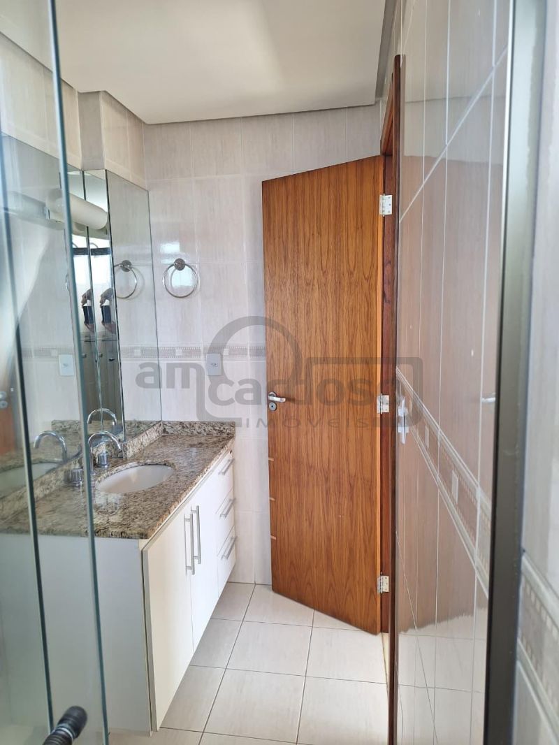 APARTAMENTO COM 2 DORMITÓRIOS, SENDO UMA SUÍTE EM EDIFICIO DE GABARITO NOS ALTOS DO BAIRRO