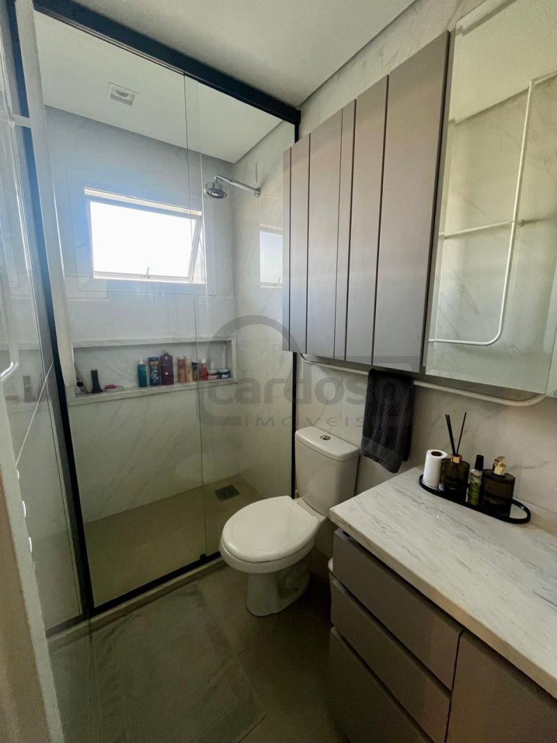 CASA TÉRREA DE ESQUINA, COM PISCINA E EXCELENTE POSIÇÃO SOLAR NO VILLAGE BLU – CACHOEIRINHA