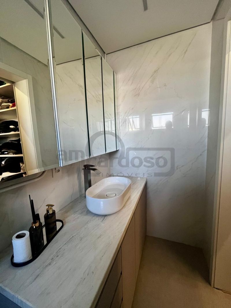 CASA TÉRREA DE ESQUINA, COM PISCINA E EXCELENTE POSIÇÃO SOLAR NO VILLAGE BLU – CACHOEIRINHA