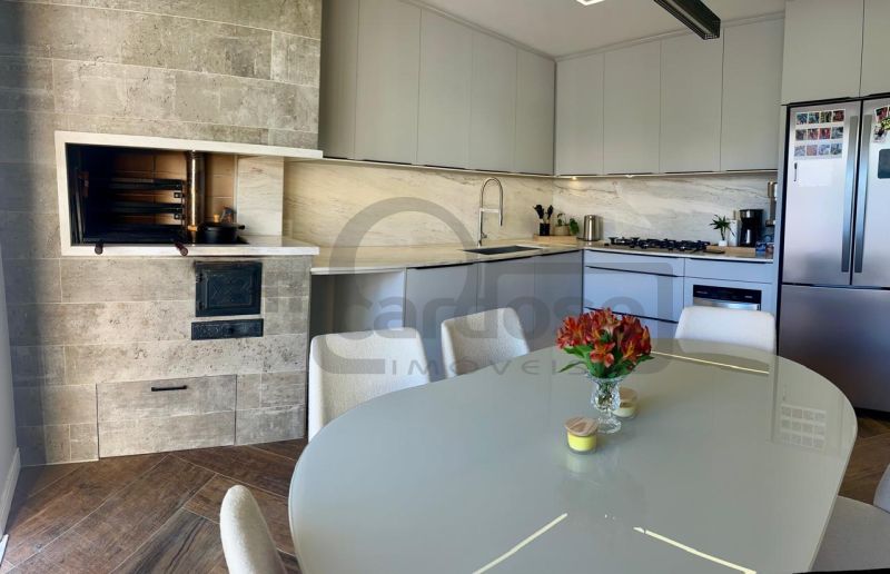 CASA TÉRREA DE ESQUINA, COM PISCINA E EXCELENTE POSIÇÃO SOLAR NO VILLAGE BLU – CACHOEIRINHA
