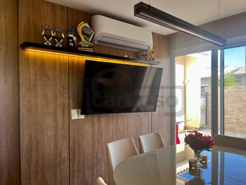 CASA TÉRREA DE ESQUINA, COM PISCINA E EXCELENTE POSIÇÃO SOLAR NO VILLAGE BLU – CACHOEIRINHA