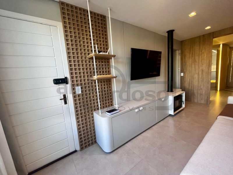 CASA TÉRREA DE ESQUINA, COM PISCINA E EXCELENTE POSIÇÃO SOLAR NO VILLAGE BLU – CACHOEIRINHA
