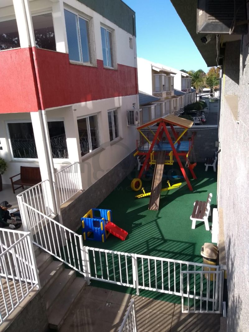 APARTAMENTO DE 1 DORMITÓRIO, SACADA COM CHURRASQUEIRA, GARAGEM COBERTA, INFRA COMPLETA