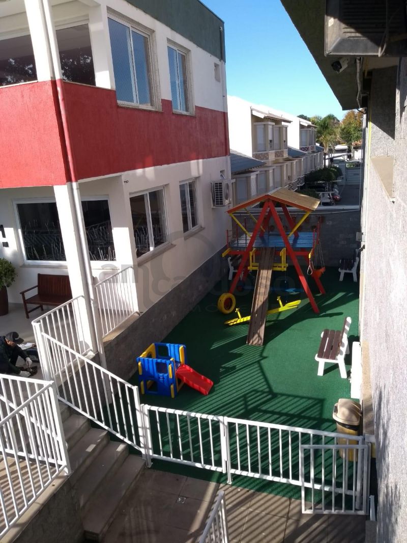 APARTAMENTO DE 1 DORMITÓRIO, SACADA COM CHURRASQUEIRA, GARAGEM COBERTA, INFRA COMPLETA