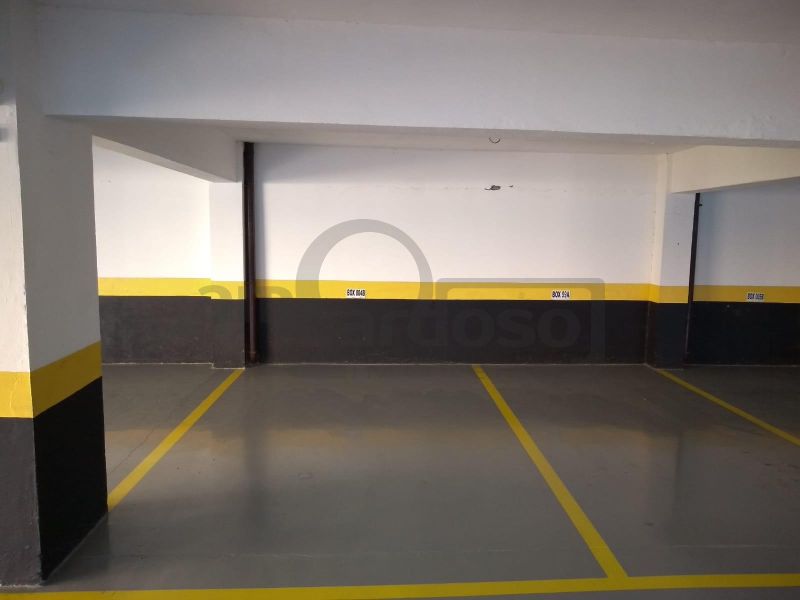 APARTAMENTO DE 1 DORMITÓRIO, SACADA COM CHURRASQUEIRA, GARAGEM COBERTA, INFRA COMPLETA
