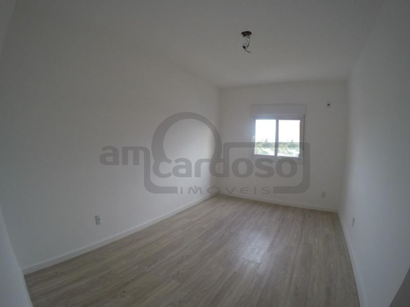 APARTAMENTO DE 1 DORMITÓRIO, SACADA COM CHURRASQUEIRA, GARAGEM COBERTA, INFRA COMPLETA