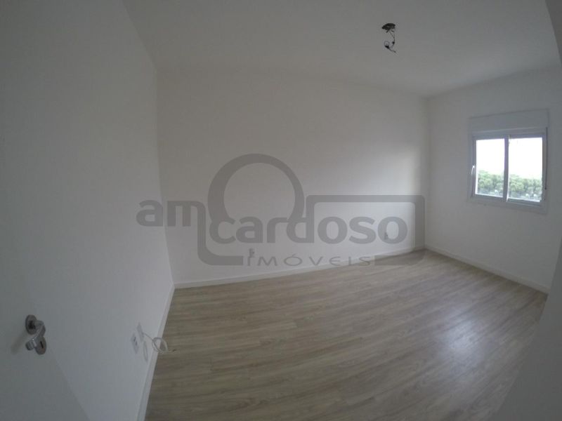 APARTAMENTO DE 1 DORMITÓRIO, SACADA COM CHURRASQUEIRA, GARAGEM COBERTA, INFRA COMPLETA