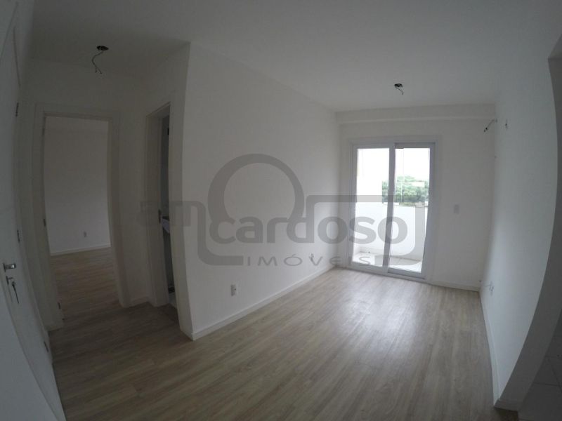 APARTAMENTO DE 1 DORMITÓRIO, SACADA COM CHURRASQUEIRA, GARAGEM COBERTA, INFRA COMPLETA