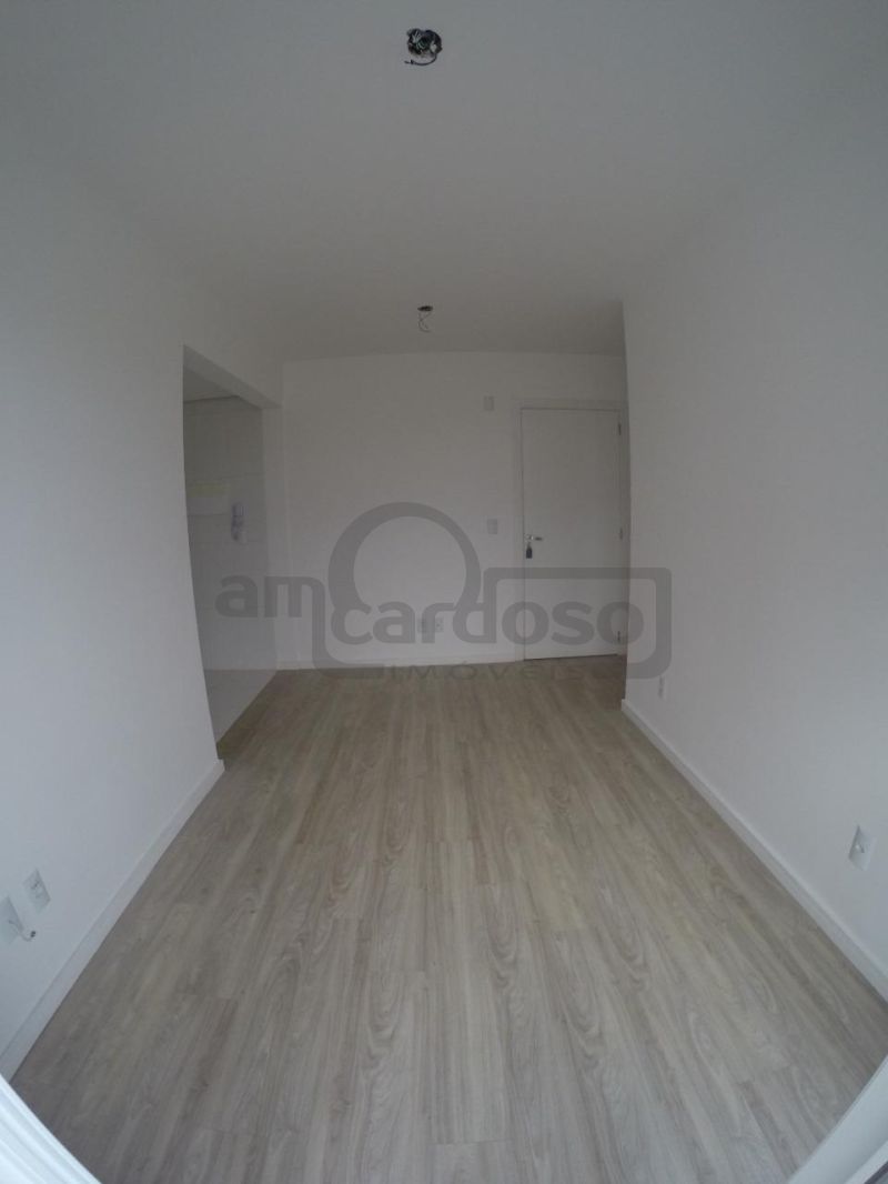 APARTAMENTO DE 1 DORMITÓRIO, SACADA COM CHURRASQUEIRA, GARAGEM COBERTA, INFRA COMPLETA