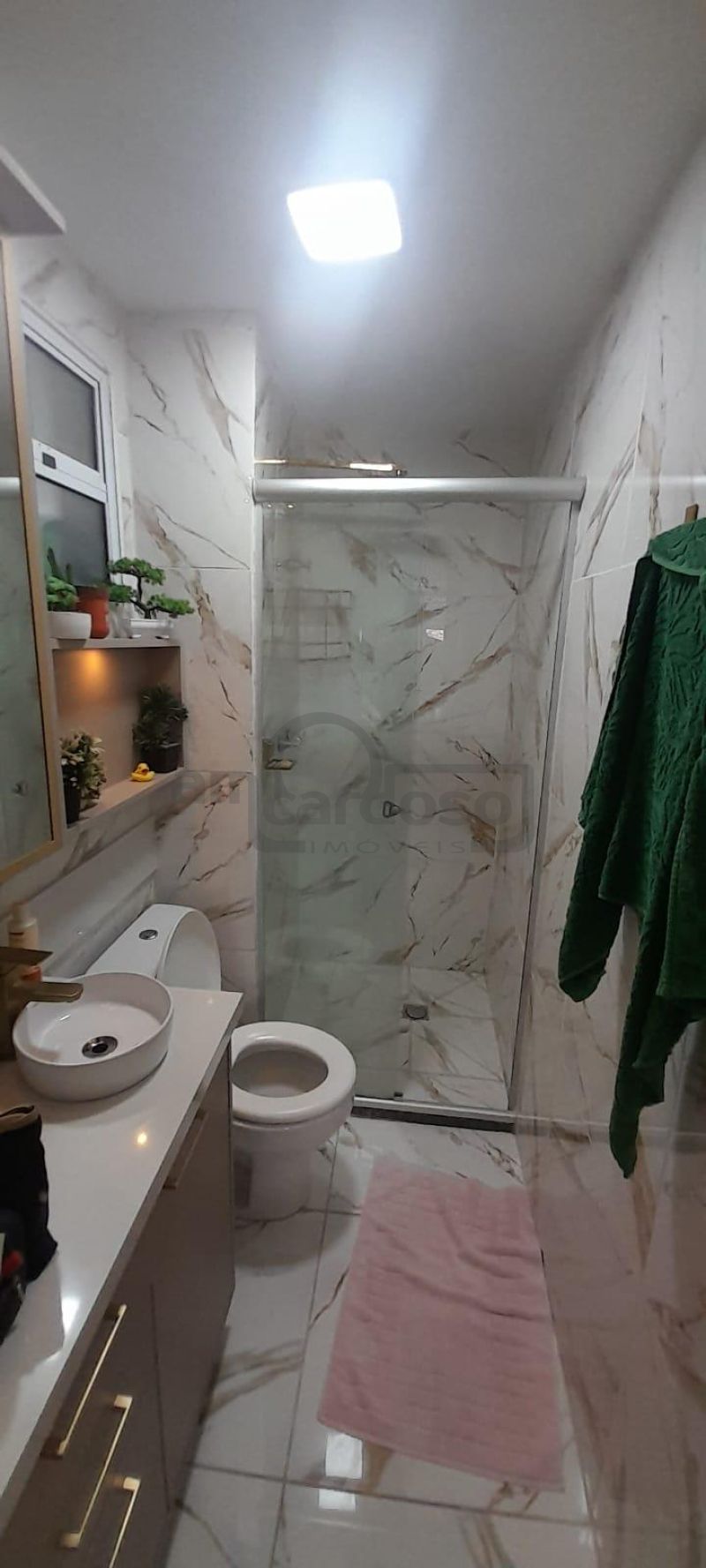 APARTAMENTO COM 3 DORMITÓRIOS, SENDO UMA SUÍTE, SEMI MOBILIADO, ESTACIONAMENTO PARA 2 CARROS, CONDOMÍNIO COM INFRA ESTRUTURA COMPLETA.
