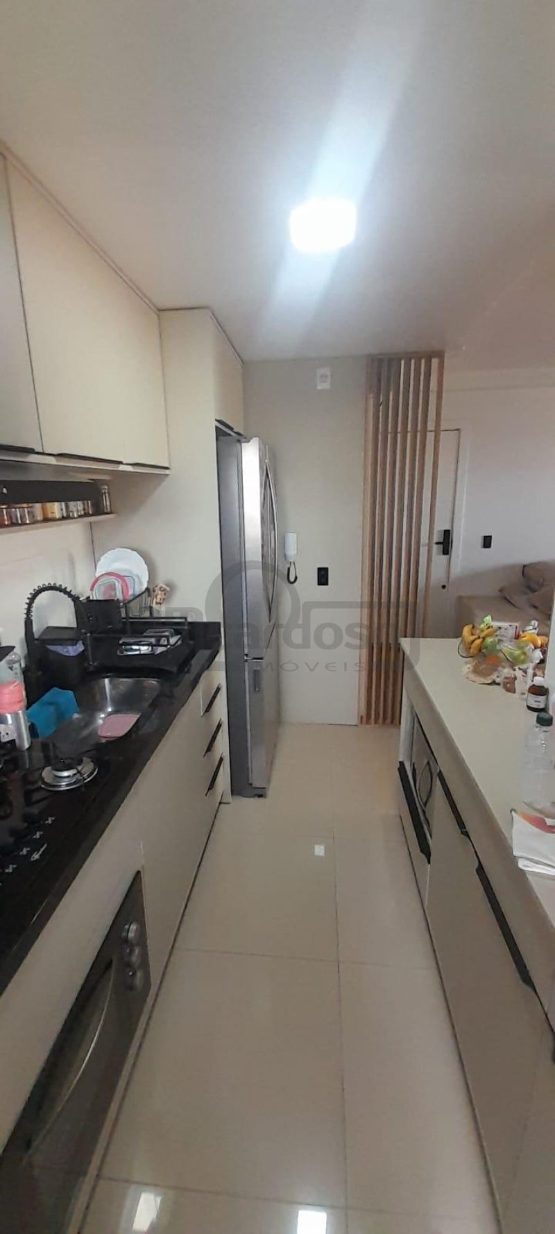APARTAMENTO COM 3 DORMITÓRIOS, SENDO UMA SUÍTE, SEMI MOBILIADO, ESTACIONAMENTO PARA 2 CARROS, CONDOMÍNIO COM INFRA ESTRUTURA COMPLETA.