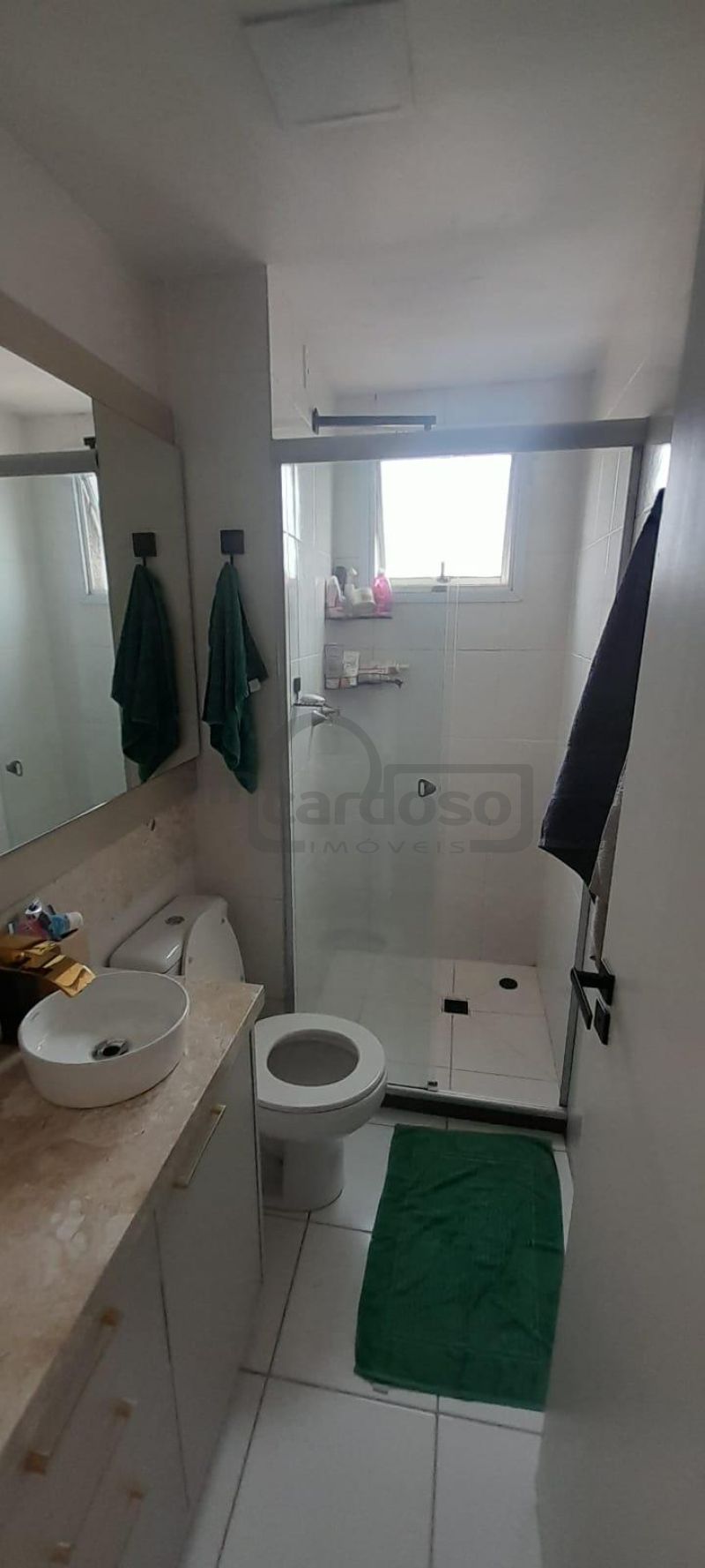 APARTAMENTO COM 3 DORMITÓRIOS, SENDO UMA SUÍTE, SEMI MOBILIADO, ESTACIONAMENTO PARA 2 CARROS, CONDOMÍNIO COM INFRA ESTRUTURA COMPLETA.