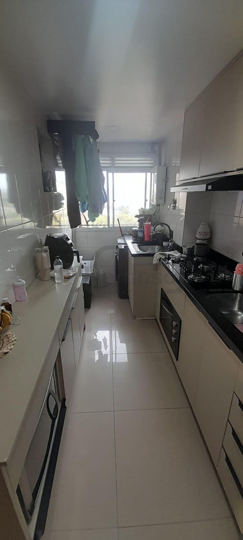 APARTAMENTO COM 3 DORMITÓRIOS, SENDO UMA SUÍTE, SEMI MOBILIADO, ESTACIONAMENTO PARA 2 CARROS, CONDOMÍNIO COM INFRA ESTRUTURA COMPLETA.