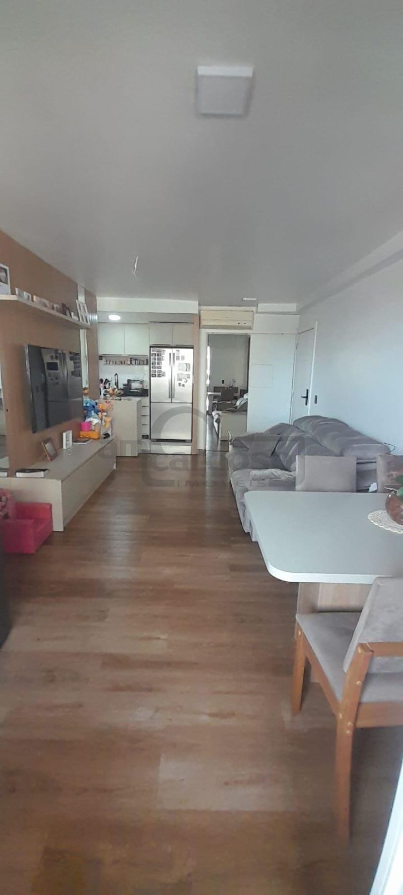 APARTAMENTO COM 3 DORMITÓRIOS, SENDO UMA SUÍTE, SEMI MOBILIADO, ESTACIONAMENTO PARA 2 CARROS, CONDOMÍNIO COM INFRA ESTRUTURA COMPLETA.
