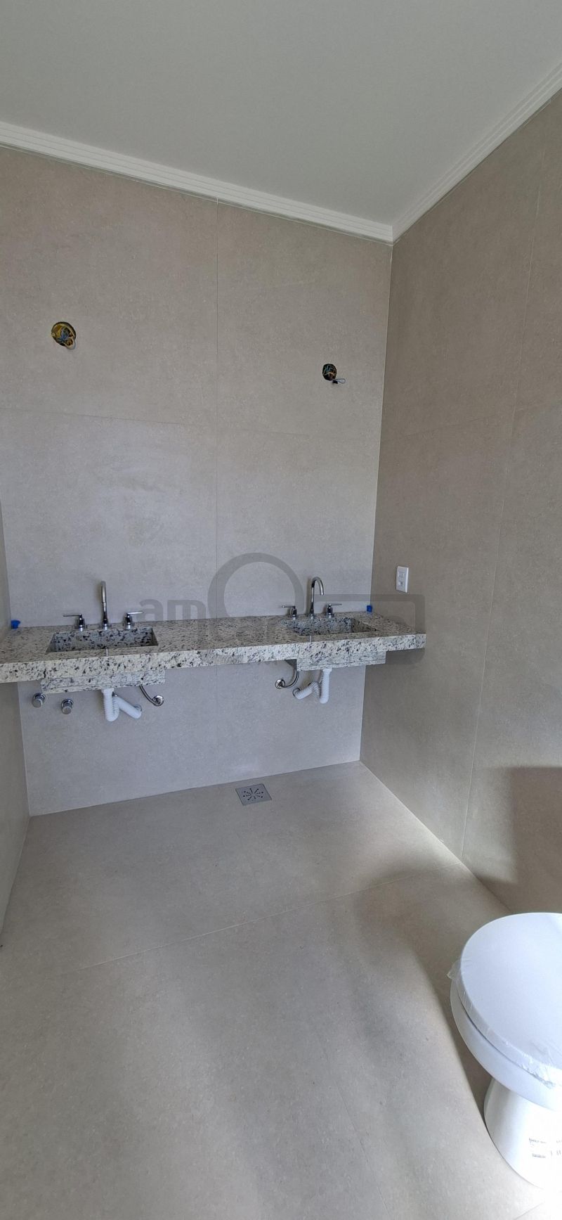 Casa com 3 suítes - Alto Padrão no Jardim Itu