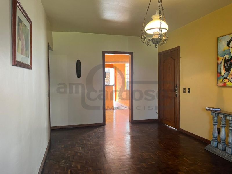 CASA TÉRREA COM 3 DORMITÓRIOS, SUÍTE E AMPLO ESPAÇO GOURMET NO BAIRRO SÃO SEBASTIÃO