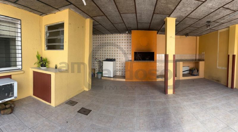 CASA TÉRREA COM 3 DORMITÓRIOS, SUÍTE E AMPLO ESPAÇO GOURMET NO BAIRRO SÃO SEBASTIÃO