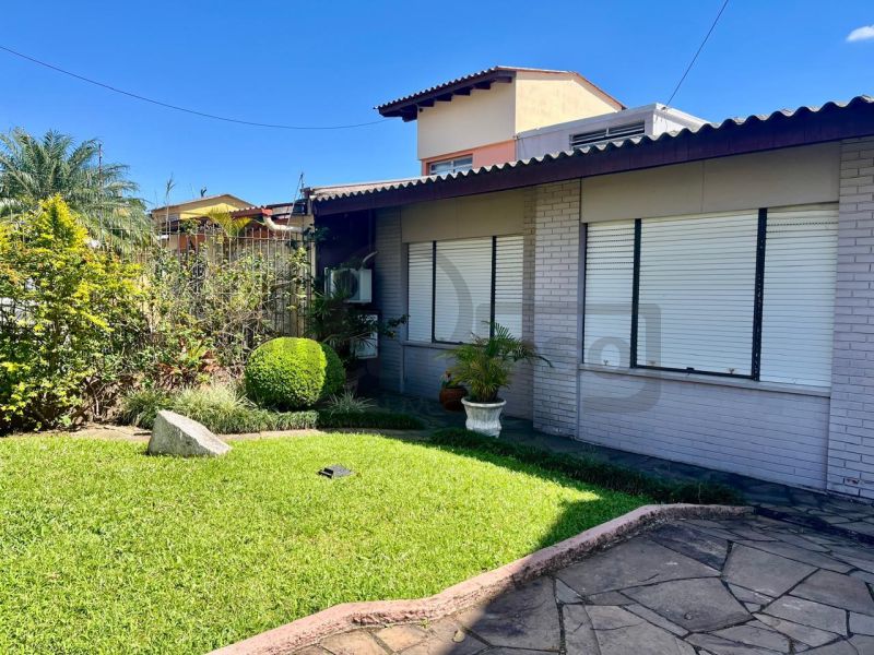 CASA TÉRREA COM 3 DORMITÓRIOS, SUÍTE E AMPLO ESPAÇO GOURMET NO BAIRRO SÃO SEBASTIÃO
