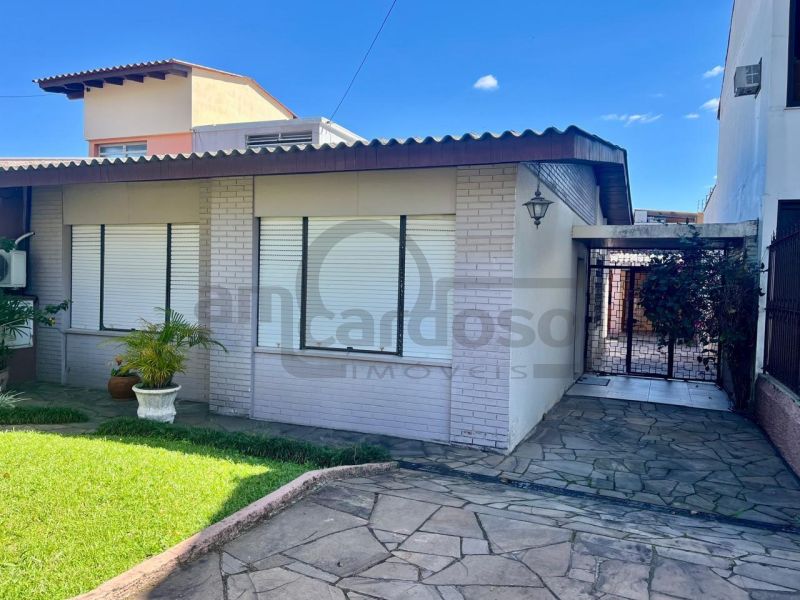 CASA TÉRREA COM 3 DORMITÓRIOS, SUÍTE E AMPLO ESPAÇO GOURMET NO BAIRRO SÃO SEBASTIÃO