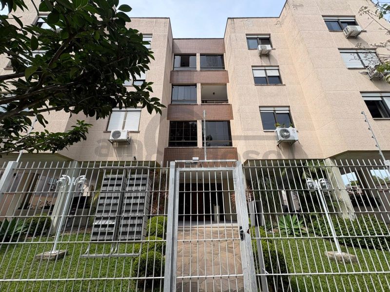 APARTAMENTO DE UM DORMITÓRIO,  LIVING DOIS AMBIENTES COM SACADA, IMPECÁVEL, TODO REFORMADO, UMA VAGA DE ESTACIONAMENTO COBERTA