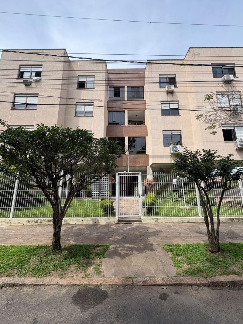 APARTAMENTO DE UM DORMITÓRIO,  LIVING DOIS AMBIENTES COM SACADA, IMPECÁVEL, TODO REFORMADO, UMA VAGA DE ESTACIONAMENTO COBERTA