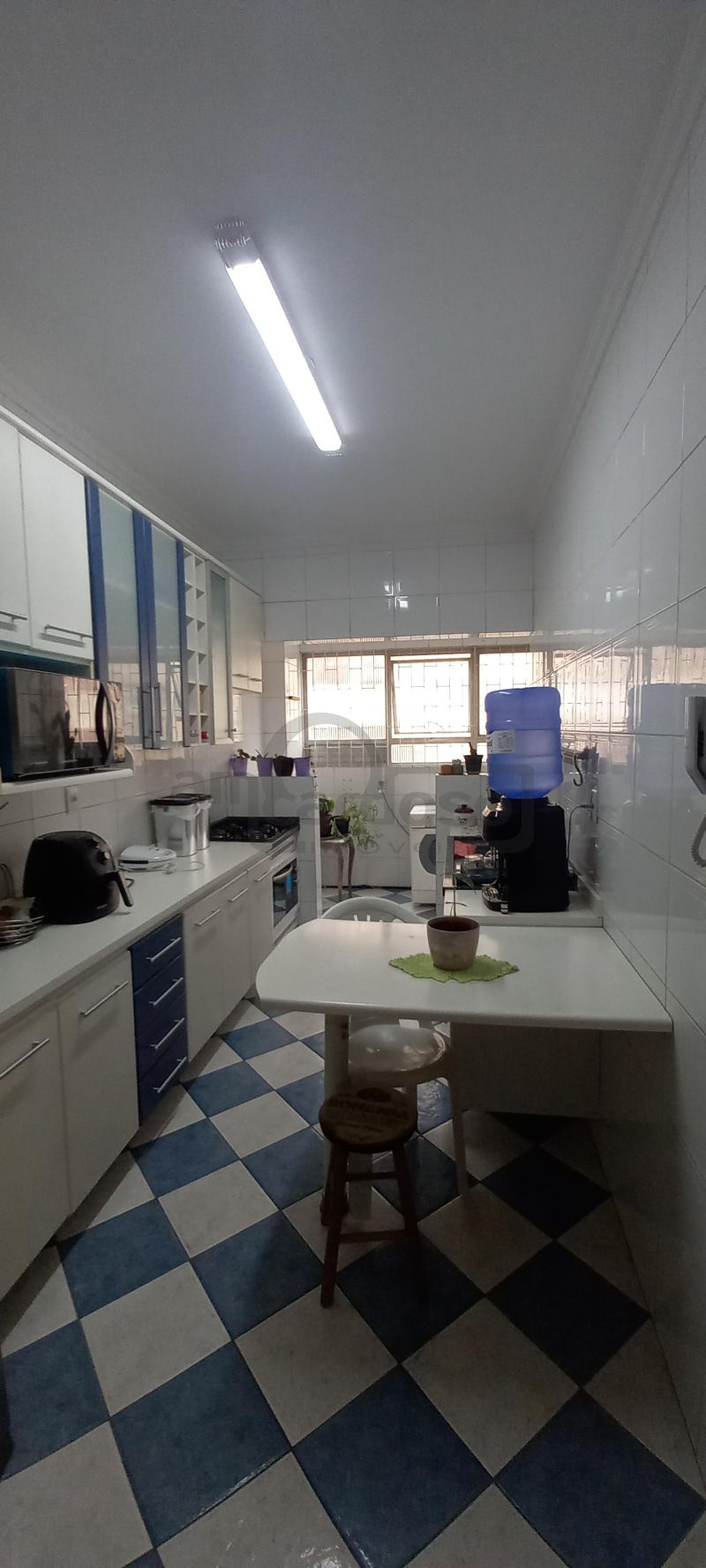 Apartamento com 3 quartos e 3 banheiros para alugar no bairro Jardim Lindoia, Porto Alegre