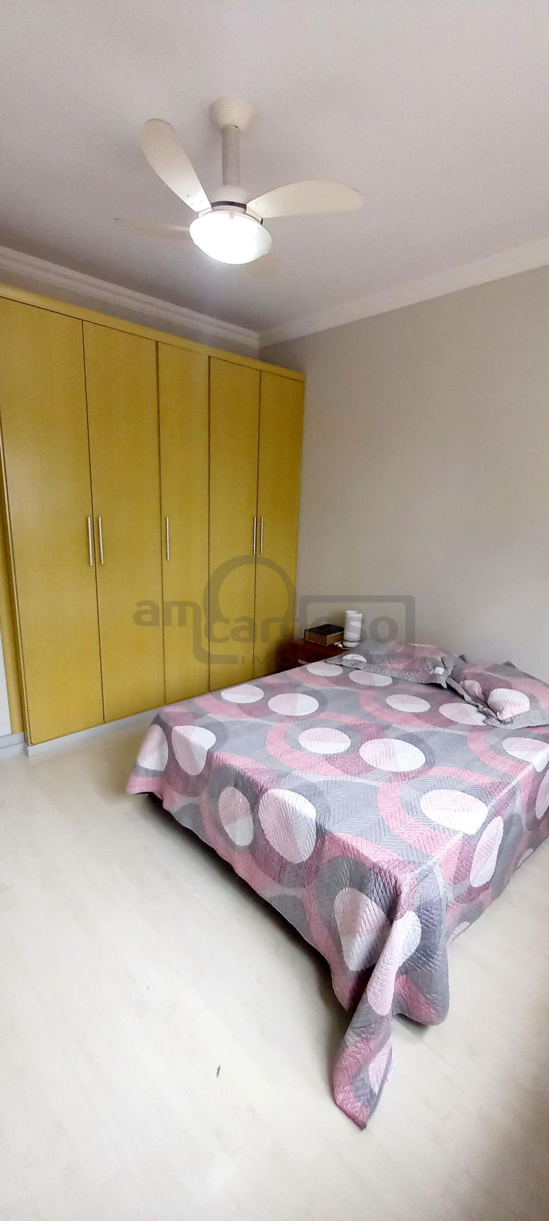 Apartamento com 3 quartos e 3 banheiros para alugar no bairro Jardim Lindoia, Porto Alegre