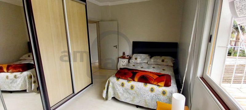 Apartamento com 3 quartos e 3 banheiros para alugar no bairro Jardim Lindoia, Porto Alegre