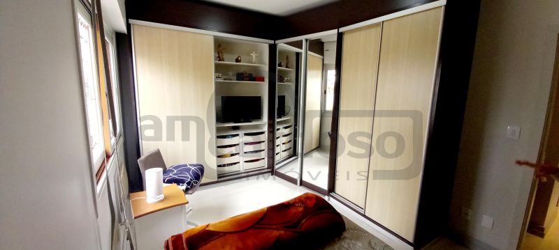 Apartamento com 3 quartos e 3 banheiros para alugar no bairro Jardim Lindoia, Porto Alegre