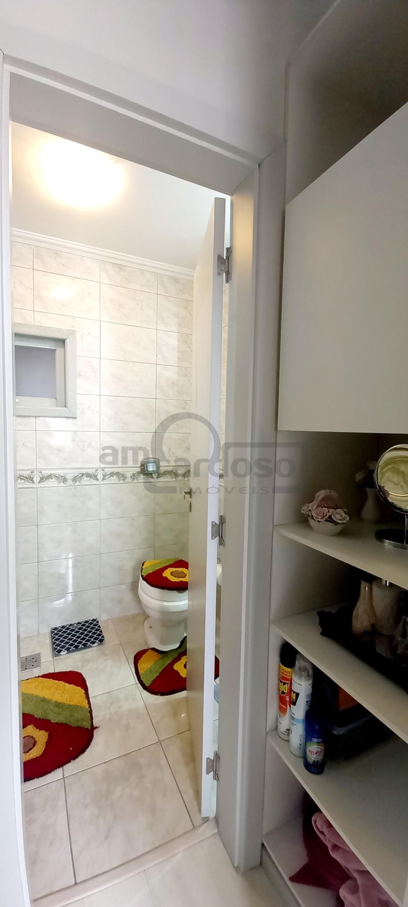 Apartamento com 3 quartos e 3 banheiros para alugar no bairro Jardim Lindoia, Porto Alegre