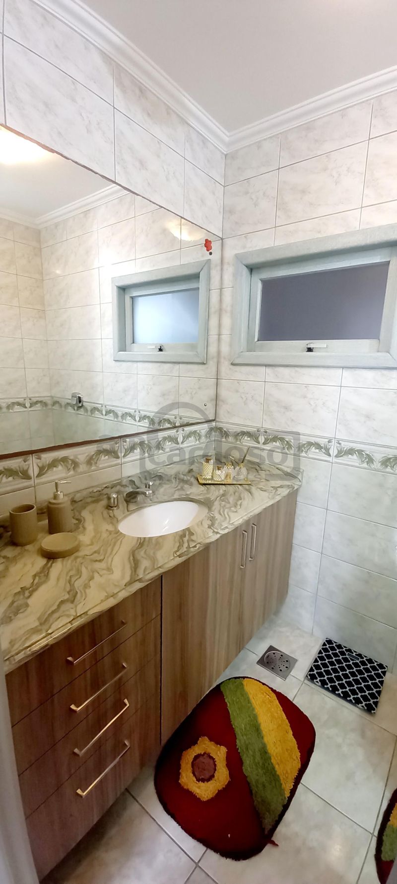 Apartamento com 3 quartos e 3 banheiros para alugar no bairro Jardim Lindoia, Porto Alegre