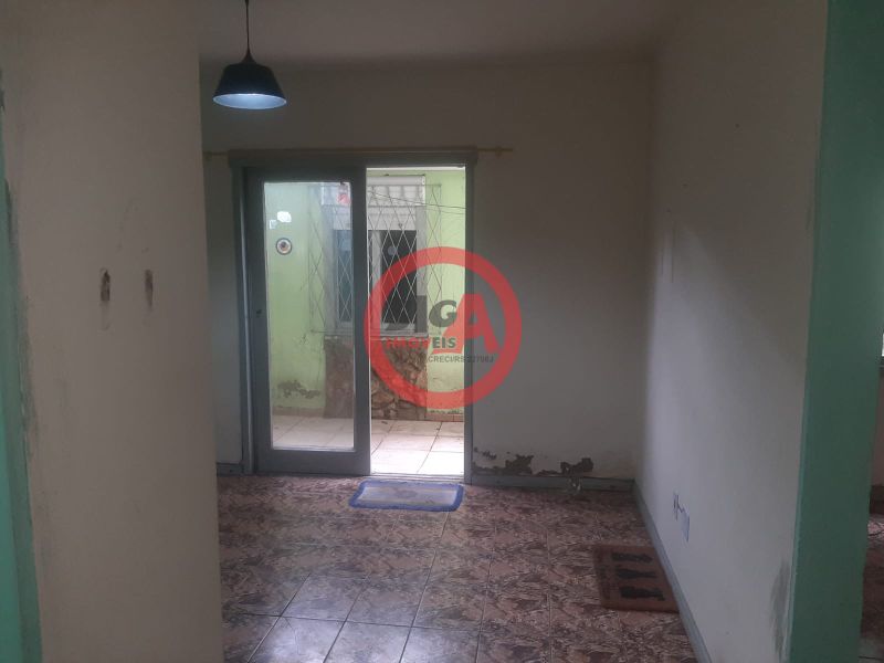 Apto com 3 quartos e 1 banheiro para alugar no bairro Ponta Pora, Cachoeirinha