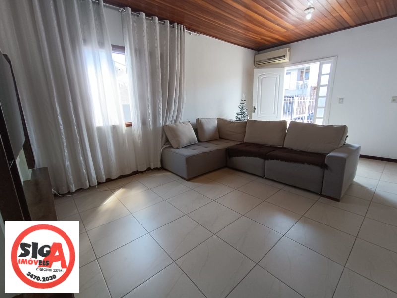 Casa com 3 quartos, 1 banheiro e 220m² à venda no bairro Vila Monte Carlo, Cachoeirinha